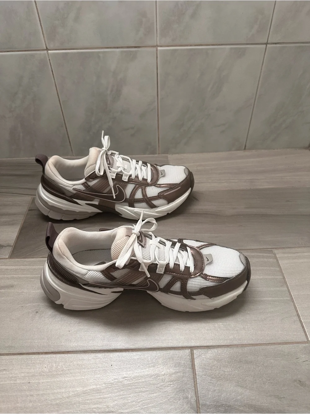 Nike V2K Sneaker